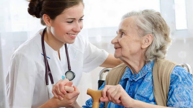 Home Care Nursing in Sharjah: Caring for Mothers to Be at Home