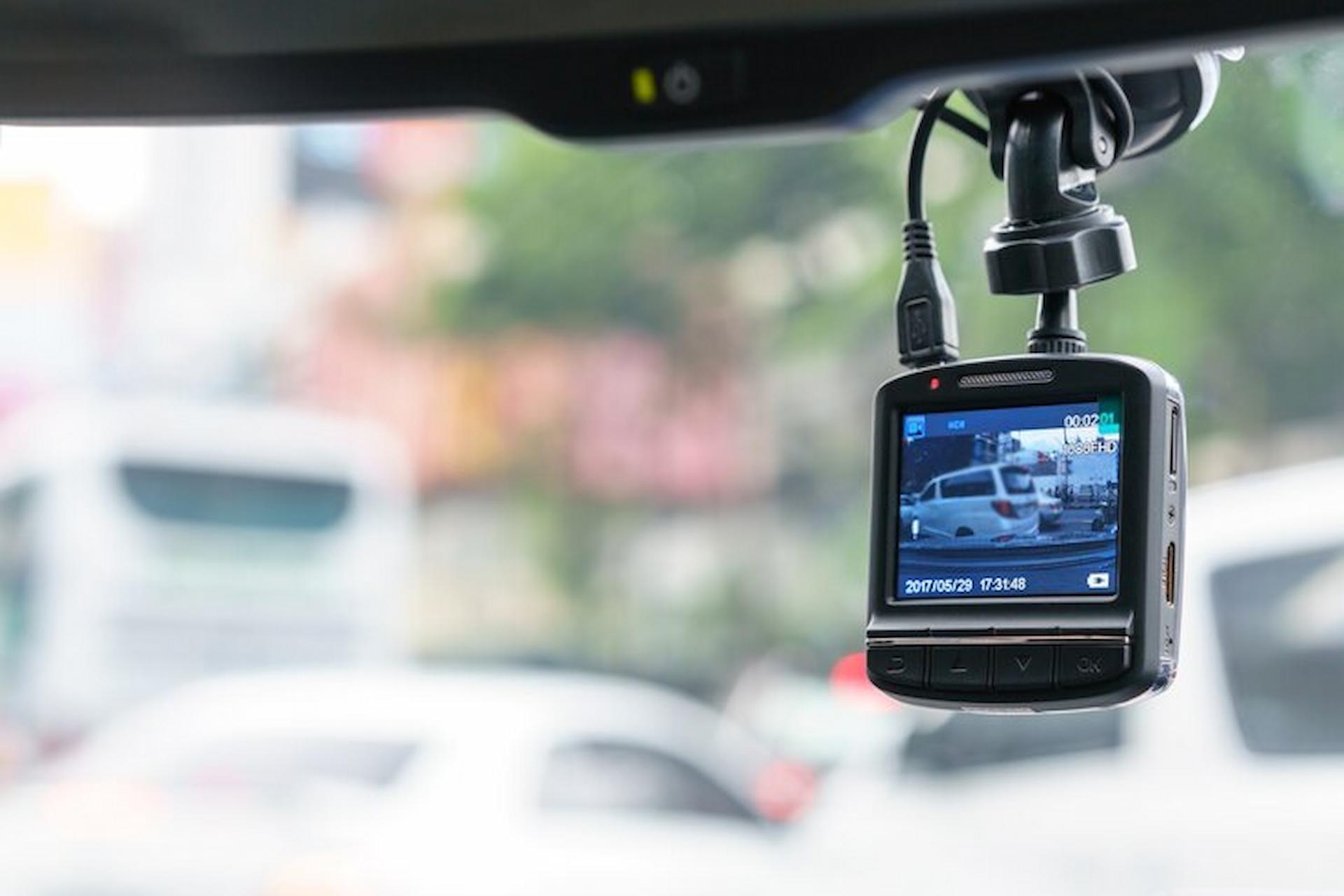 Dashcam: A Simple Guide on Buying Dashcam and How to Choose Providers