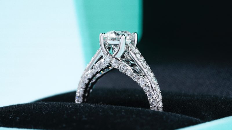 Engagement Rings- A Customary Present For The Newly Engaged