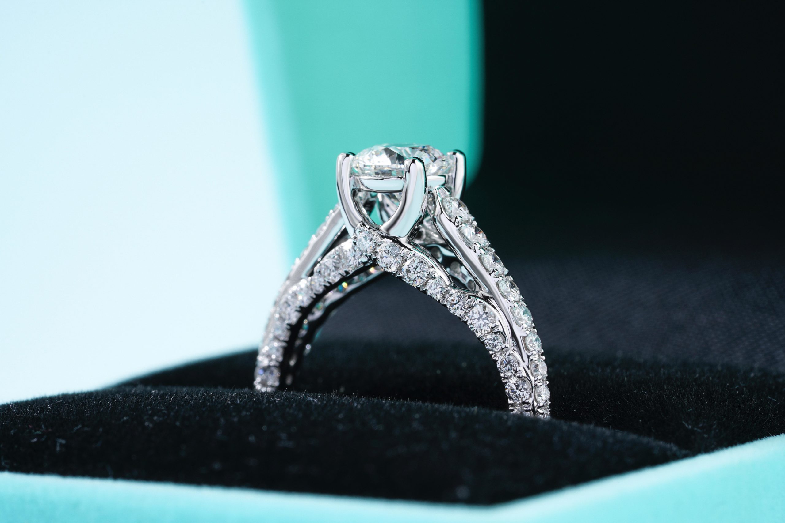 Engagement Rings- A Customary Present For The Newly Engaged